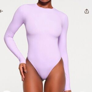 SKIMS Fits Everybody Long Sleeve Crew Neck Bodysuit -  Lily XS